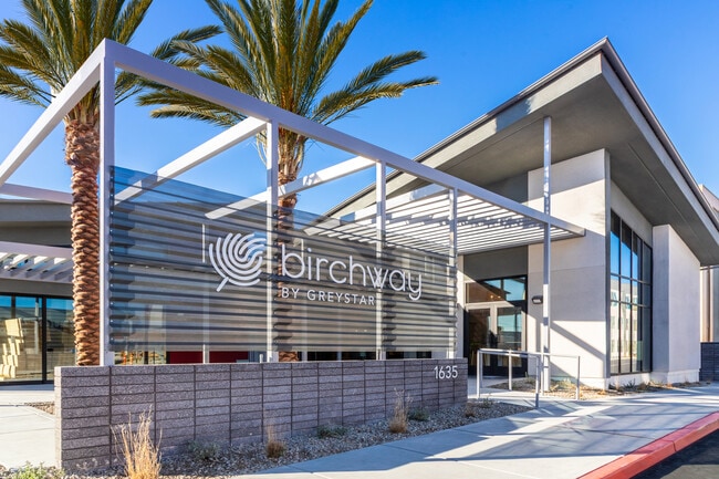 Foto del edificio - Birchway Tropicana