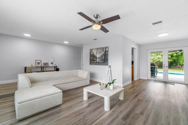 Foto del edificio - 1031 SW 11th St