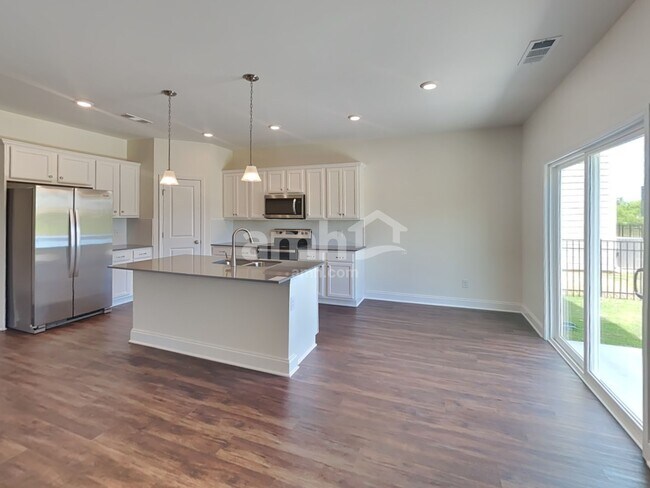 Building Photo - 902 Ronnie Rd