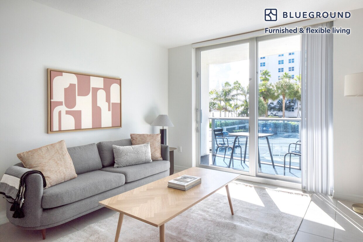 Foto principal - 7525 E Treasure Dr