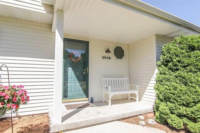 Building Photo - 2506 Scenic Ridge Dr