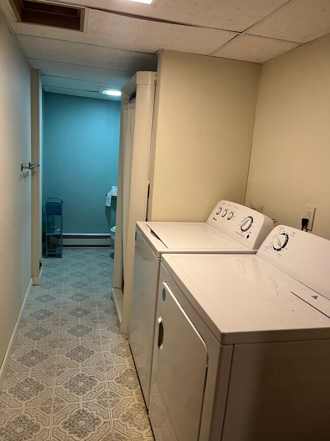 Foto del edificio - 35 Pilgrim Dr