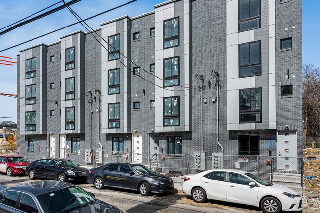 Building Photo - 1939 W Berks St