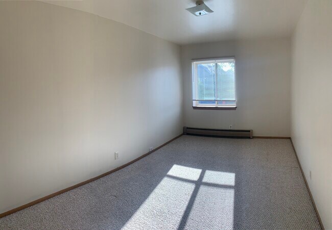 Foto del edificio - 2075 S 77th St