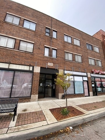 Building Photo - 1455 W Fullerton Ave