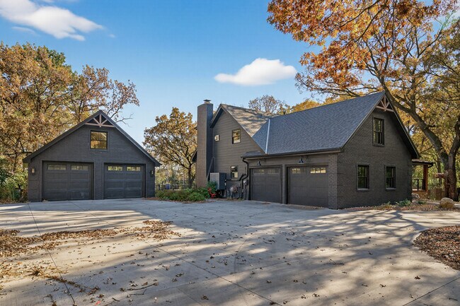 Foto del edificio - 15801 Andrie St NW