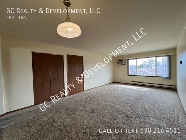 Building Photo - ***HUNTLEY / 2 BDRM / APPL INCL / COIN LAU...