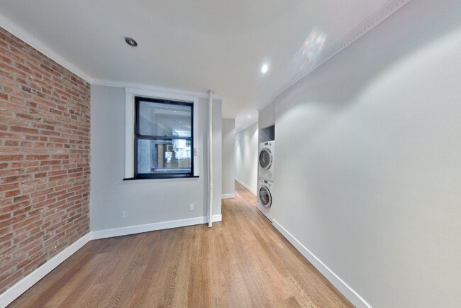 Photo - 434 W 52nd St Apartment