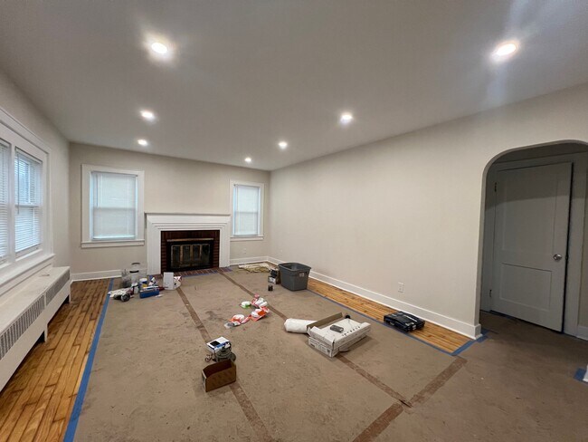 Building Photo - 481 Albany Shaker Rd