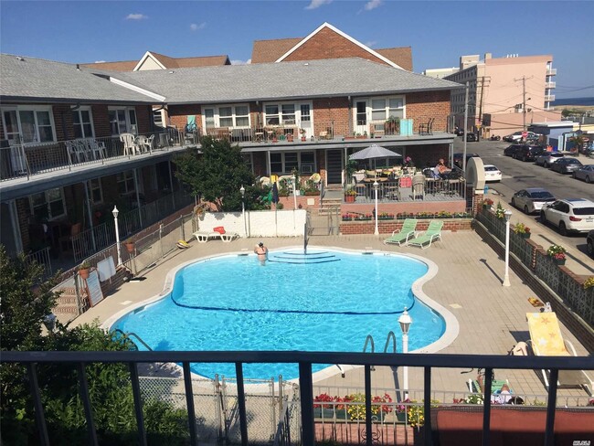 Foto del edificio - 765 Shore Rd