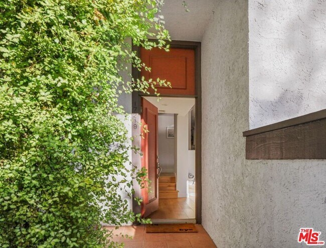 Building Photo - 17219 Palisades Cir