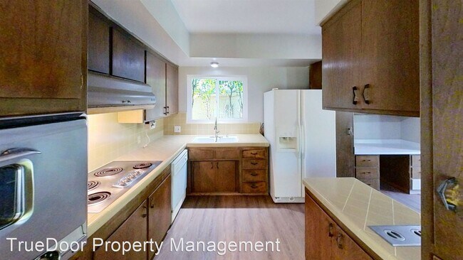 Building Photo - 5 br, 3 bath House - 1337 Monterey St.