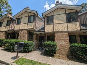Building Photo - 9111 Sharonbrook Dr