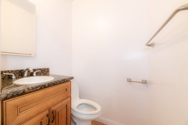 Medio baño - 127 N Everett St