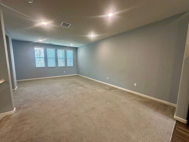 Foto del edificio - Lovley Blue 3 Bedroom Condo!