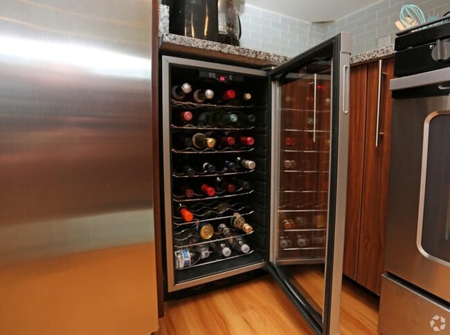 Building Photo - The Reserve