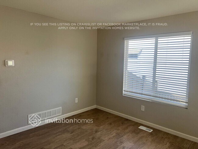 Foto del edificio - 3289 Blue Grass Cir