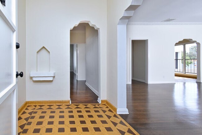 Foto del edificio - 724 S Genesee Ave