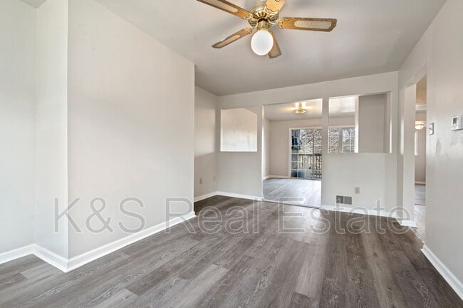 Building Photo - 3586 Elmhurst Ave