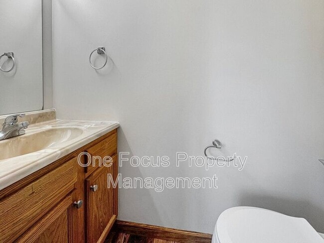 Building Photo - 257 Main St