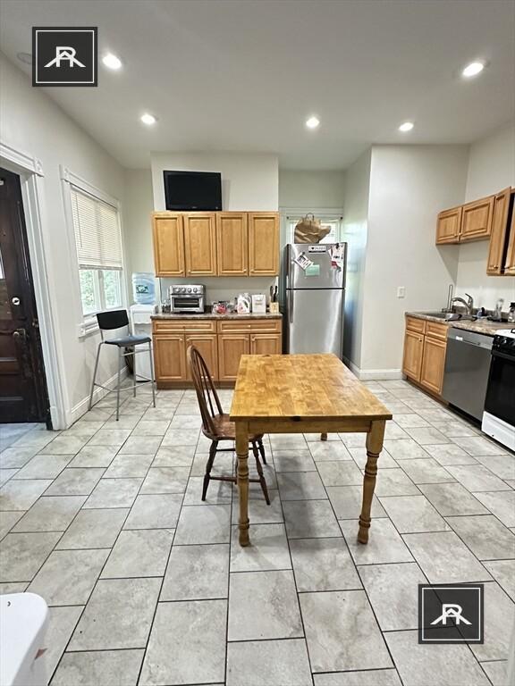 Foto del edificio - 6 bedroom in Brighton MA 02135