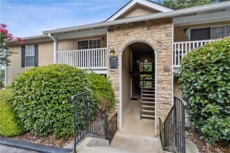 Building Photo - 3155 7 Pines Ct NW