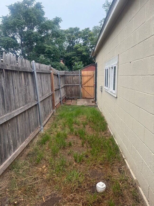 Building Photo - HUD ACCEPTEDED! Efficiency Stand Alone Bac...