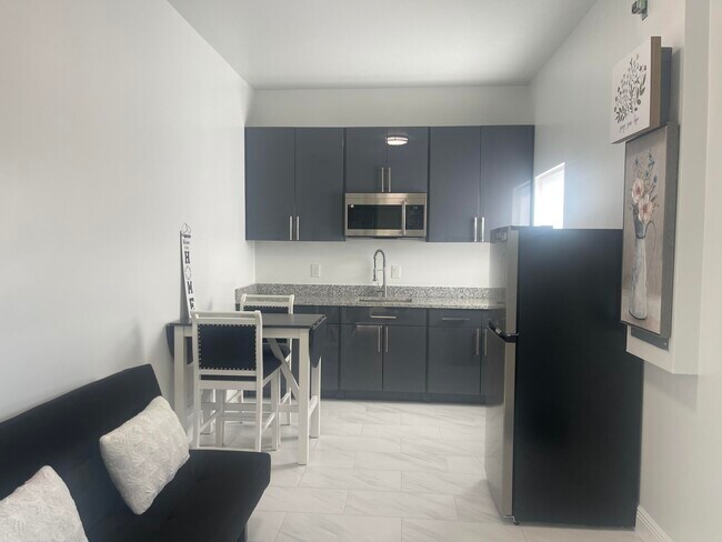 Foto del edificio - 798 SW Abraham Ave