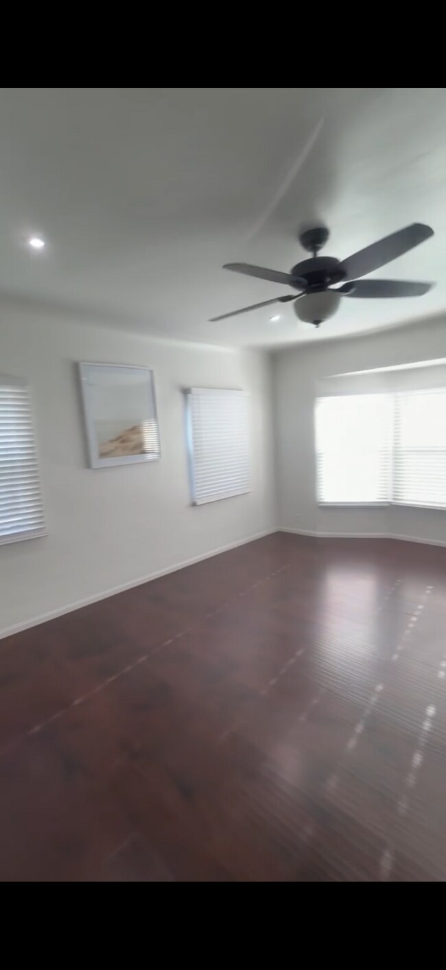 Foto del edificio - 16222 Eucalyptus Ave