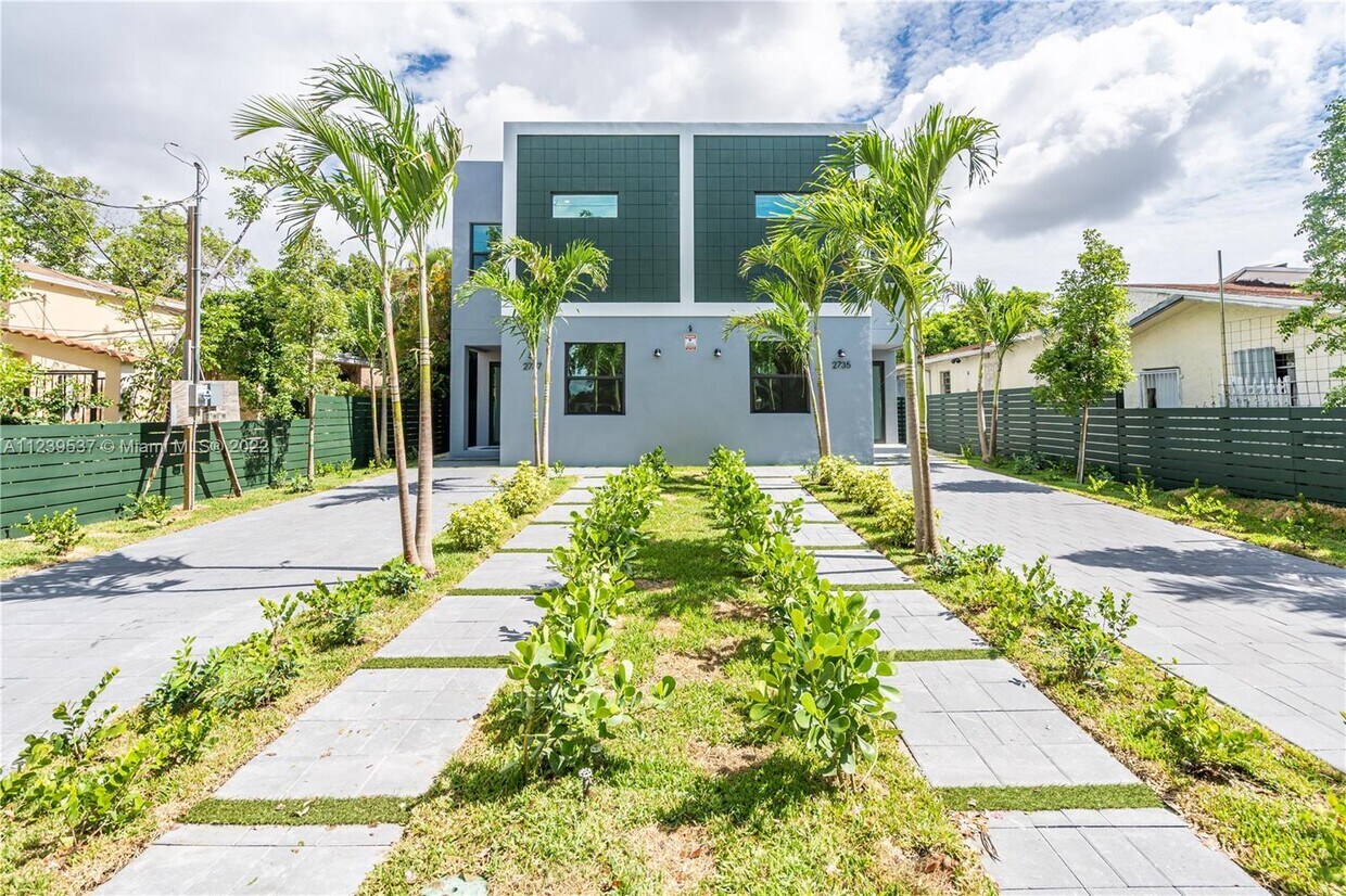 2735-2737 SW 2nd St 2735 Miami Fl 33135 - 2735-2737 SW 2nd St  2735 Miami Fl 33135
