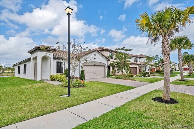 Building Photo - 4475 Buena Tara Dr