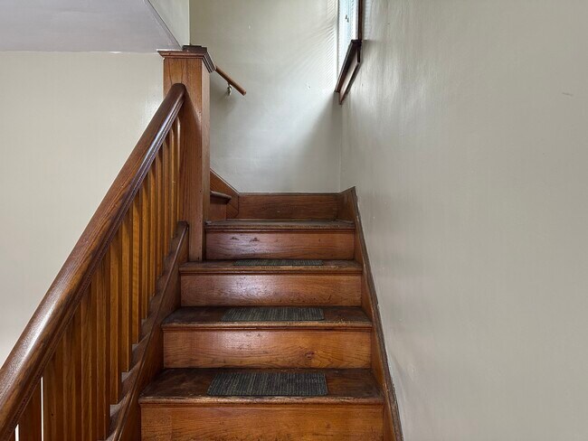 Building Photo - 152 Kuhl Ave