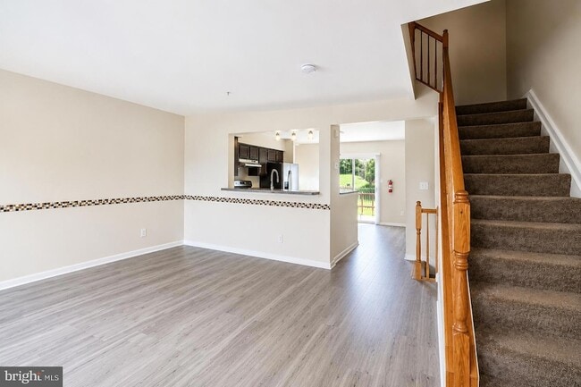 Building Photo - 638 Villager Cir