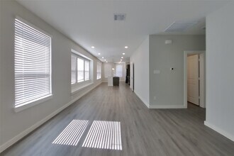 Building Photo - 23631 Gibson Frst Dr