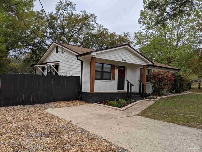 Building Photo - 9644 Hollowbrook Dr