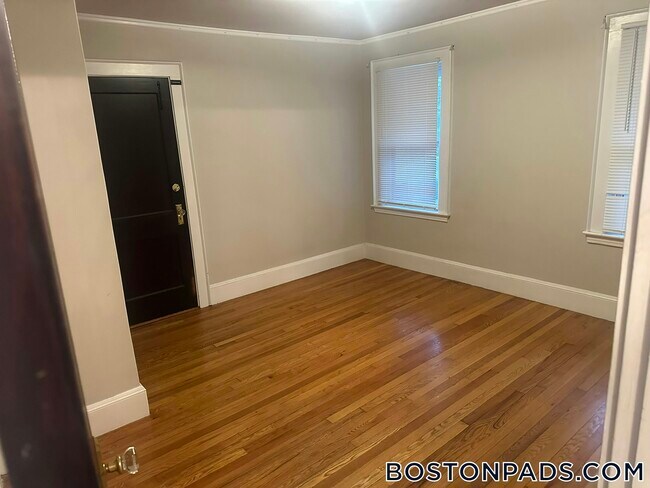 Foto del edificio - 93 Hillside Rd