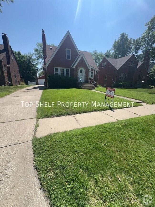 Building Photo - 2809 43rd St