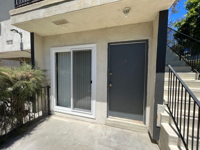 Building Photo - 3746 S Canfield Ave