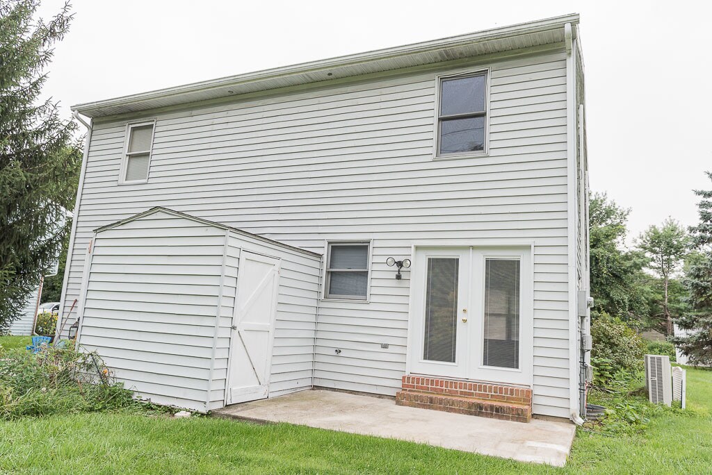 Primary Photo - 1208 Lawton Ln