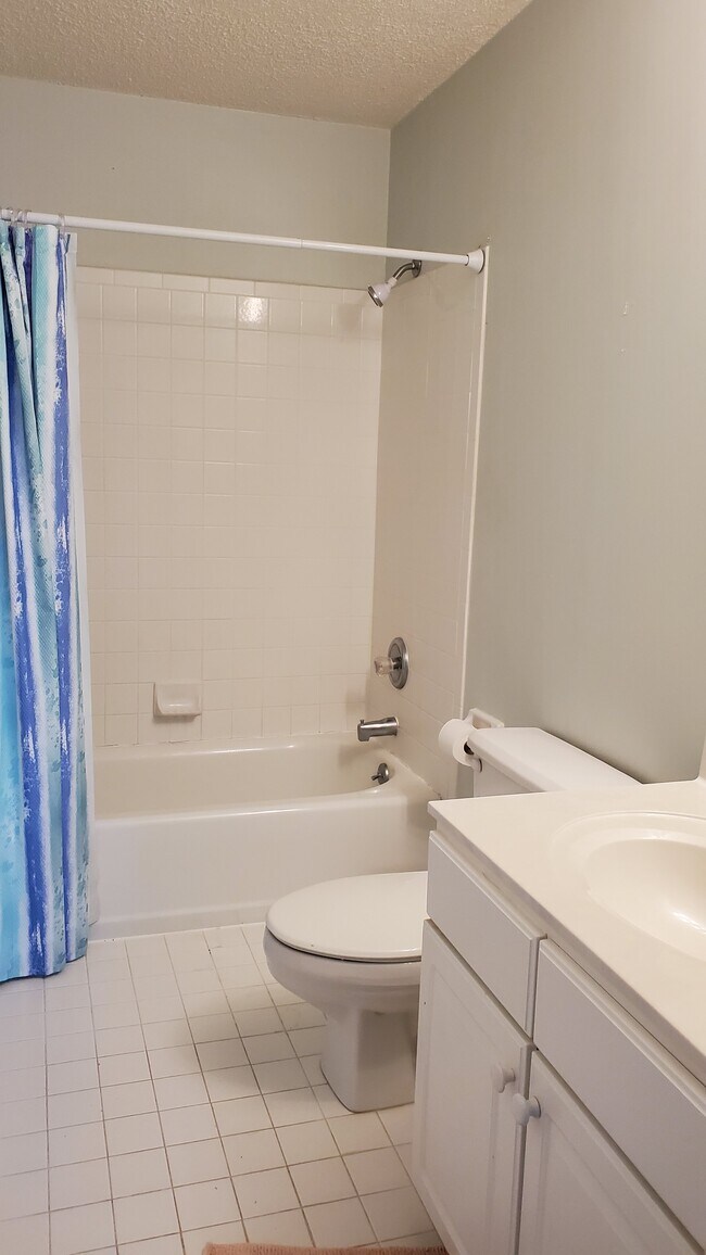 Baño #2 - 6 Van Horne Ave