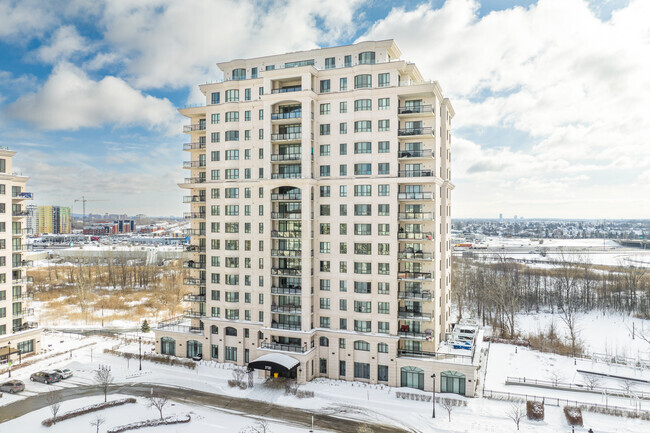 Building Photo - 3720 Saint-Elzéar W