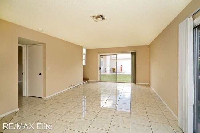 Foto del edificio - 3 br, 2.5 bath House - 1098 Goldenrod Cir NE