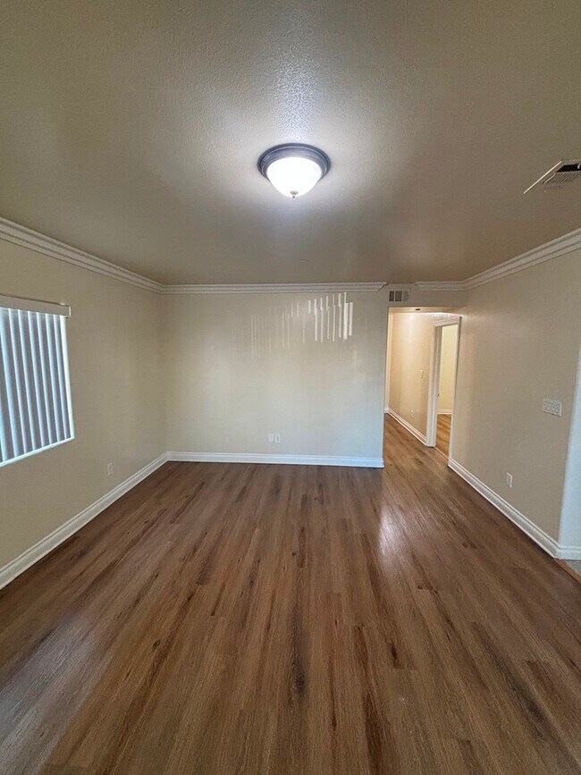 Foto del edificio - 1446 E 52nd St