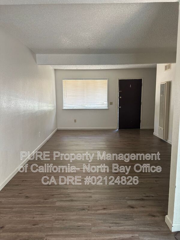 Foto del edificio - 370 El Rio Ct