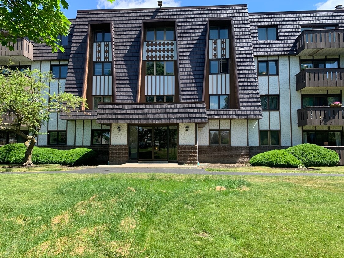 Primary Photo - 13200 W Heiden Cir