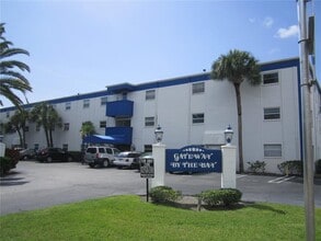 Building Photo - 350 79th Ave N