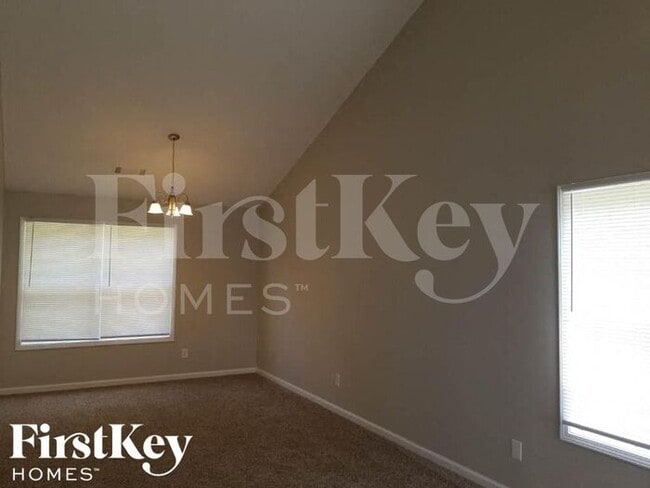 Building Photo - 1305 St Isabella Ct