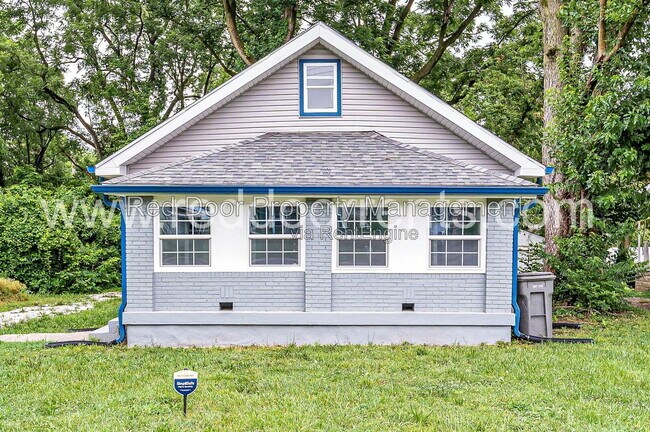 Building Photo - 3340 N Sherman Dr