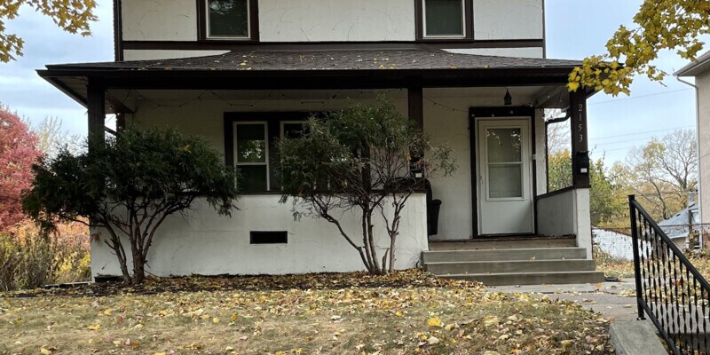 Primary Photo - 2153 Roblyn Ave