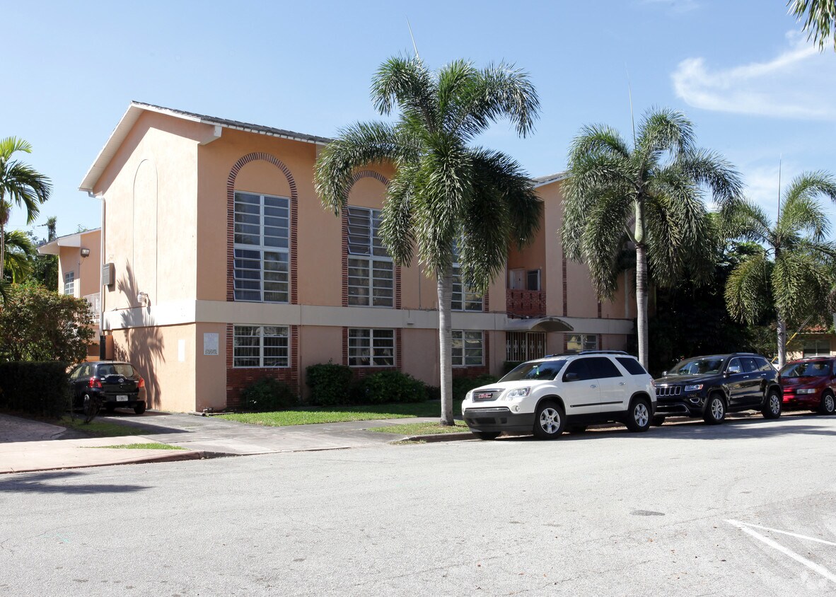 Primary Photo - Gables North